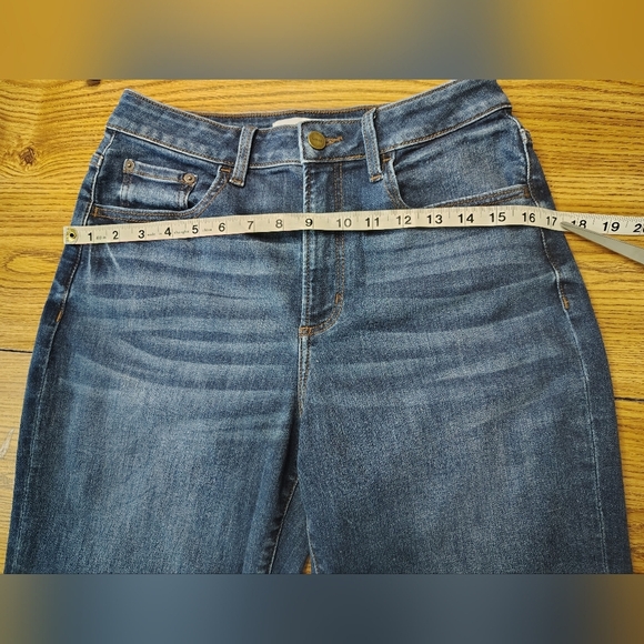 Ceros women's high-rise, relaxed fit, Tapered denim jeans, size 28. - Picture 7 of 16